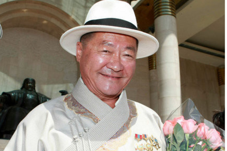 Ардын жүжигчин А.Дашпэлжээ: ОХУ-ын Их театрт “Монголын алтан хоолойтнууд” бие даасан концерт тавина